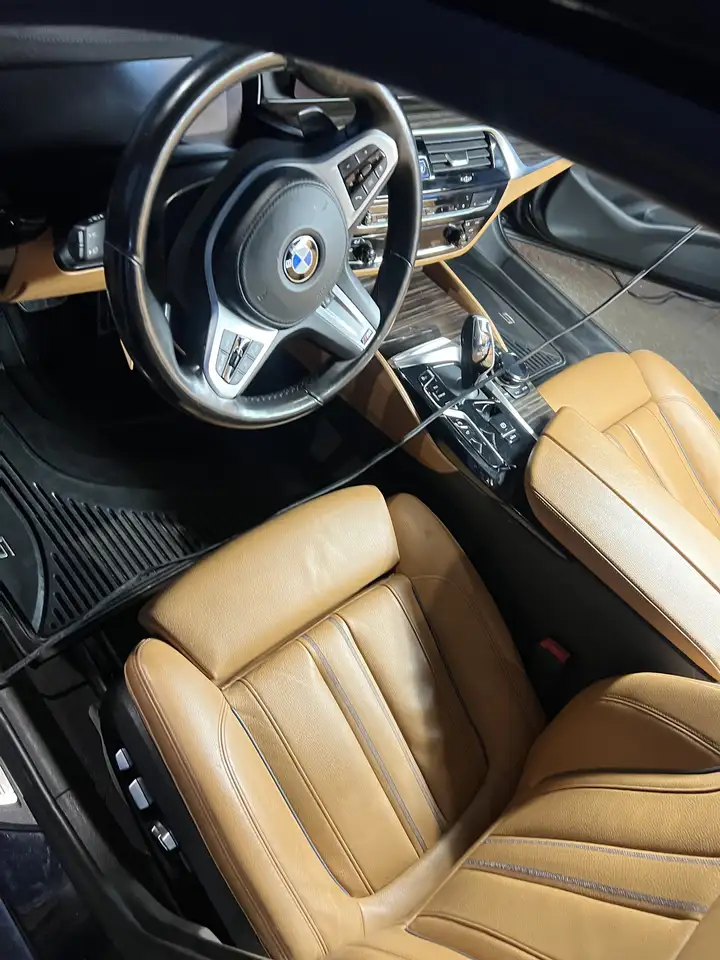 BMW 5 Series снимка BMW 5 Series