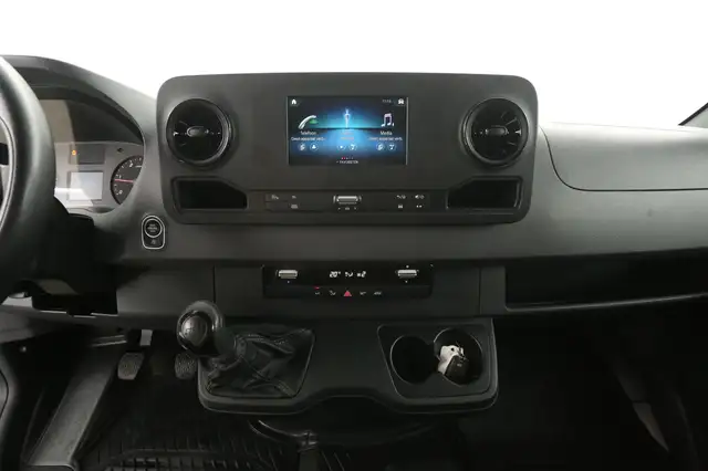 Mercedes-Benz Sprinter view 11