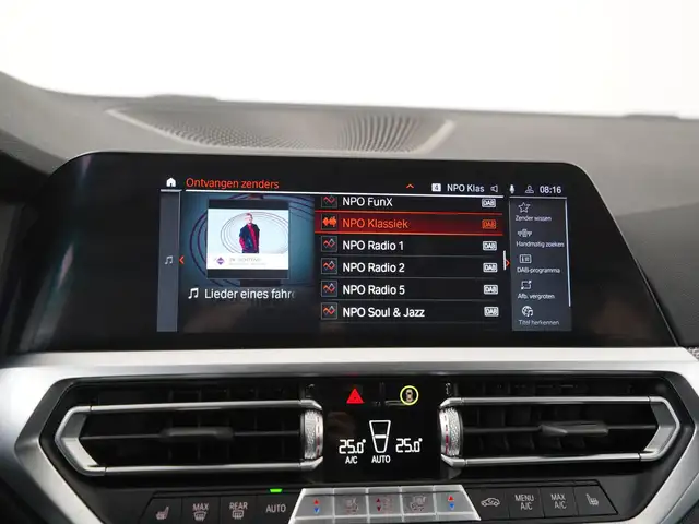 BMW 3 Series view 13