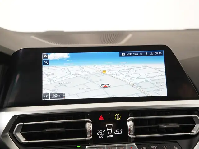 BMW 3 Series view 11