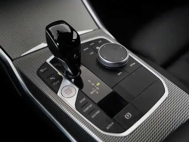 BMW 3 Series view 10