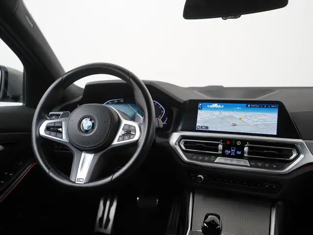 BMW 3 Series view 5
