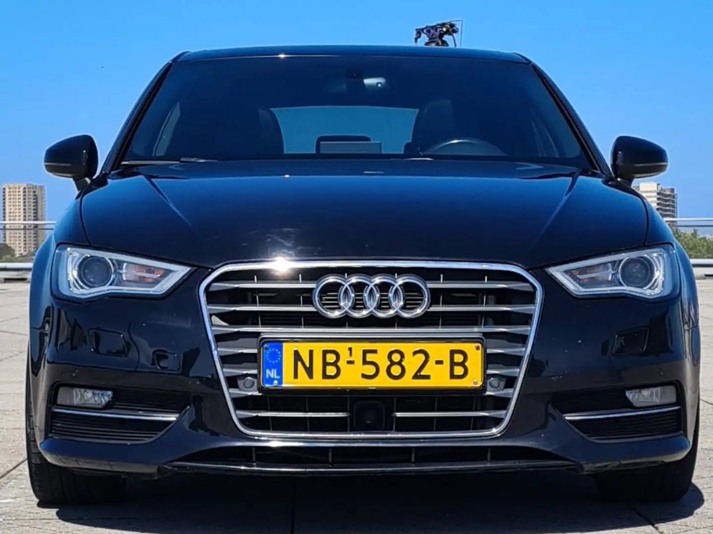 Audi A3 A3 2.0 TDI Ambit. PL S sportback s line Zwart - 2
