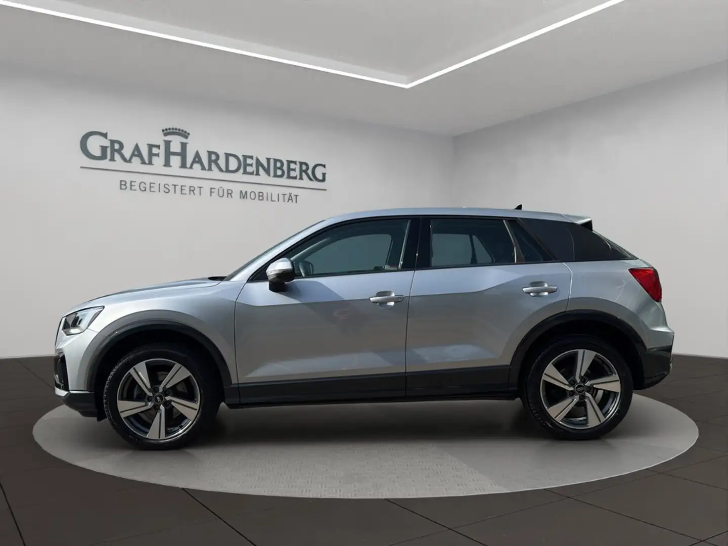 Audi Q2 Advanced 40TFSI Quattro S-Tr. Leder Navi ACC Silber - 2