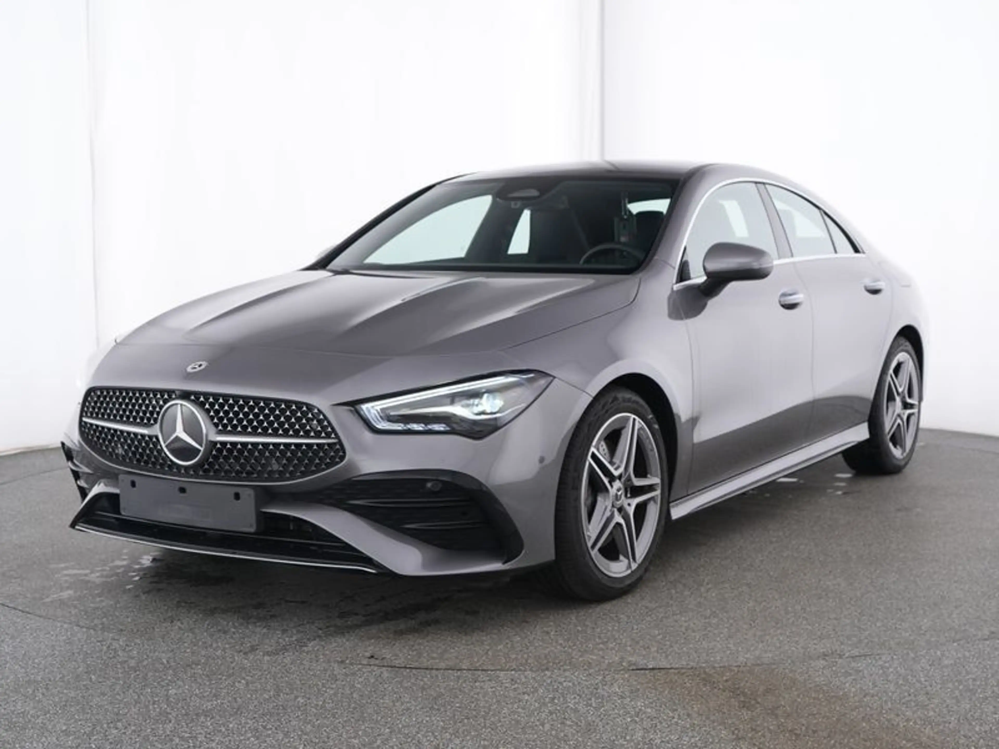 Mercedes-Benz CLA 200 AMG Premium Panorama Leder Kamera Totw.