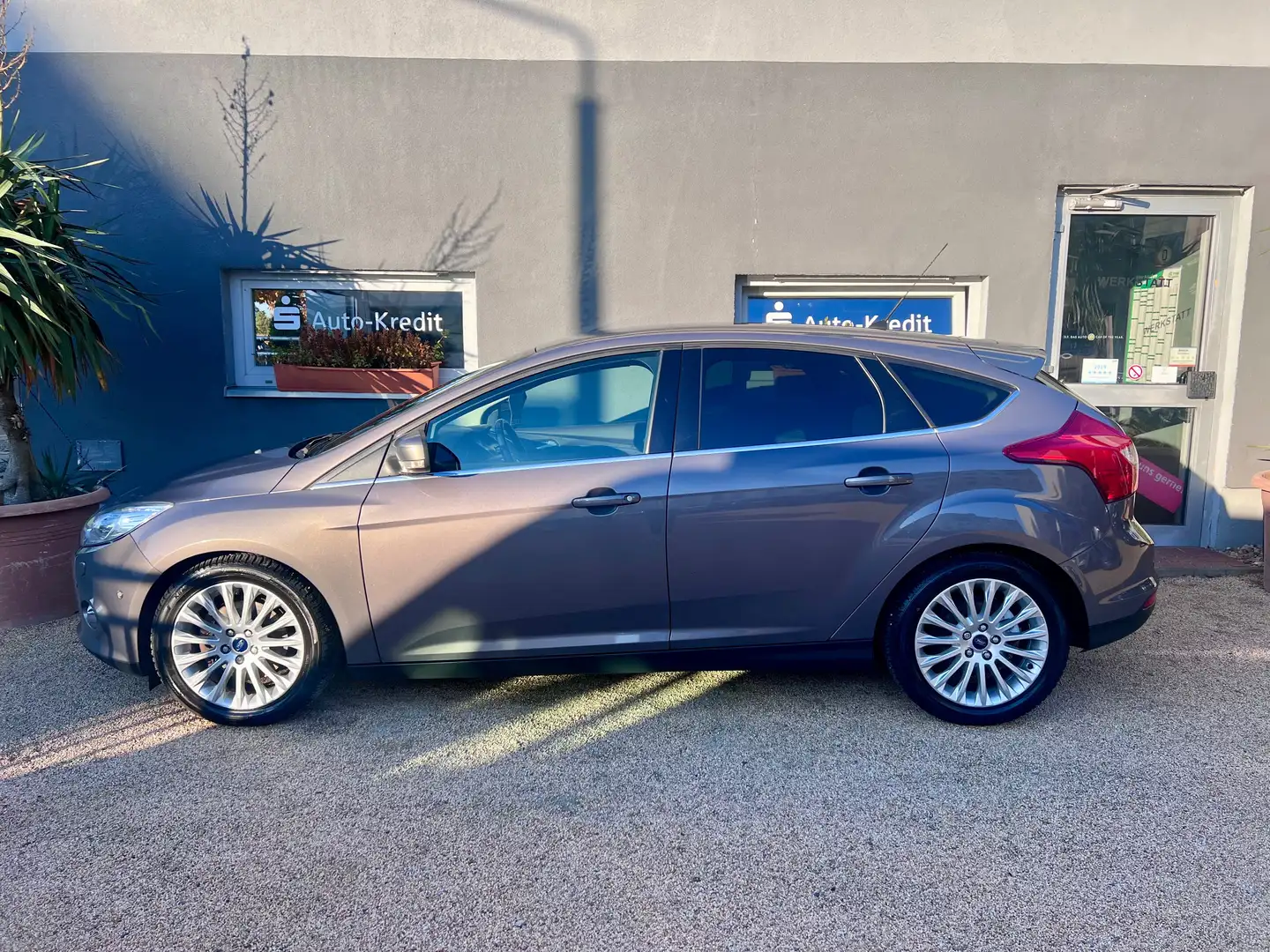 Ford Focus Titanium*1.HAND*TOP GEPFLEGT*GARANTIE Gris - 2