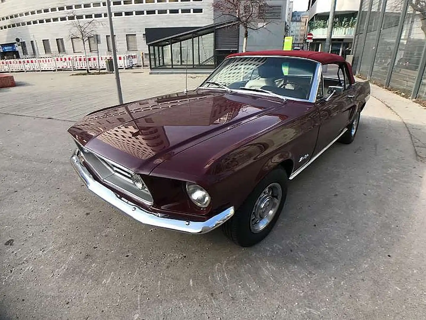 Ford Mustang 68  Cabrio V8 Restauriert Rot - 1