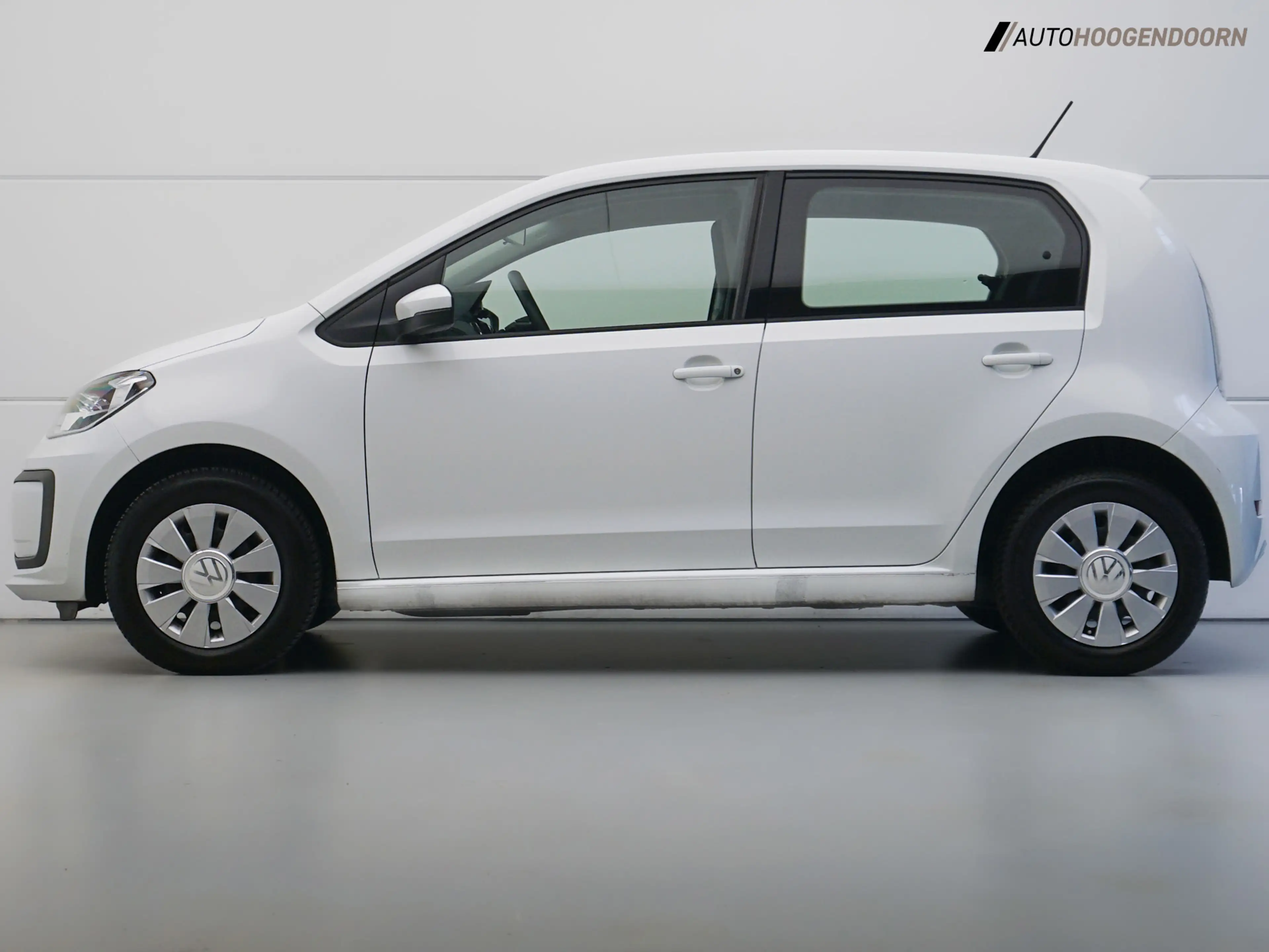 Volkswagen up! Comfortline 1.0 (BLUETOOTH,LANE ASSIST,AIRCONDITIO — photo 2