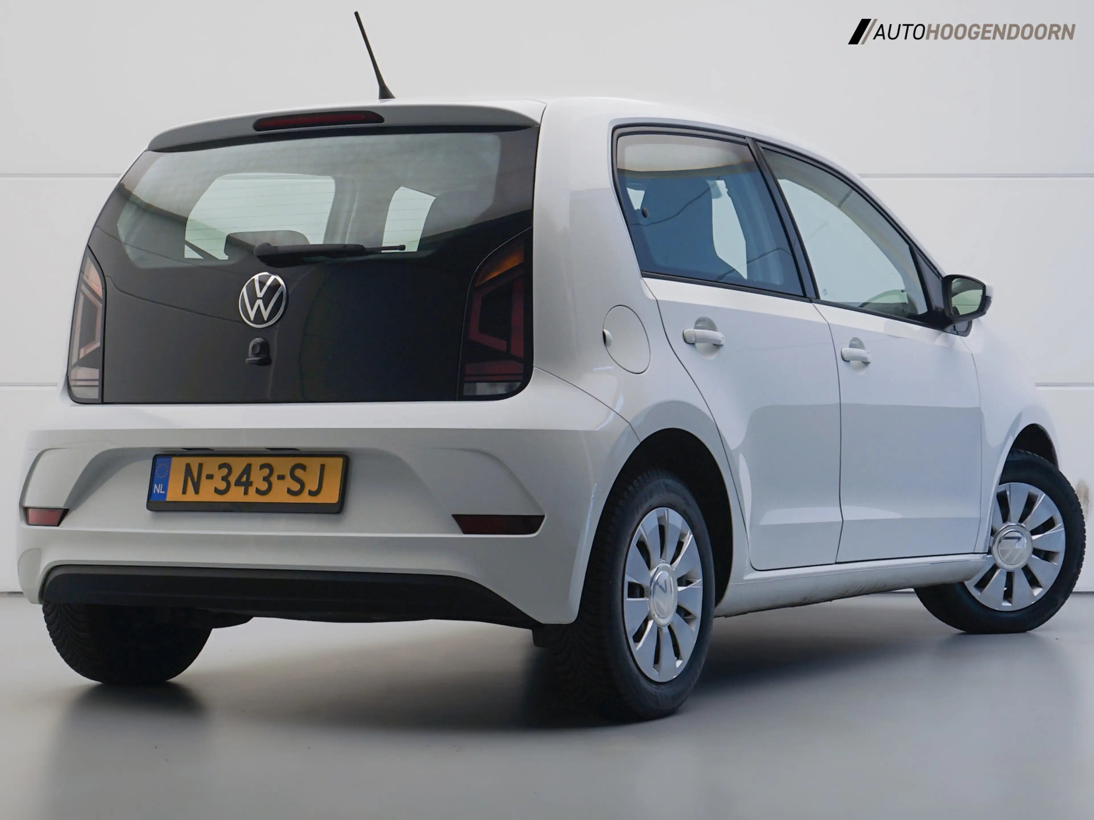 Volkswagen up! Comfortline 1.0 (BLUETOOTH,LANE ASSIST,AIRCONDITIO — photo 4