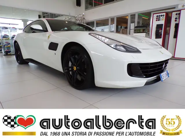 Ferrari GTC4 Lusso V12 6.3 dct  689Cv