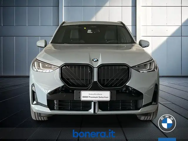 BMW X3 view 3