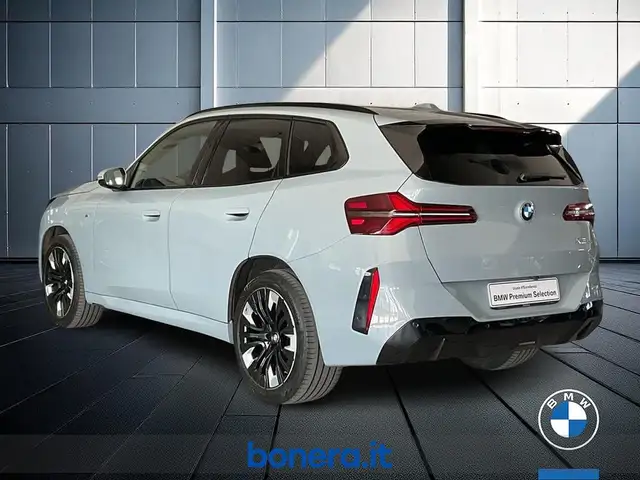 BMW X3 view 8
