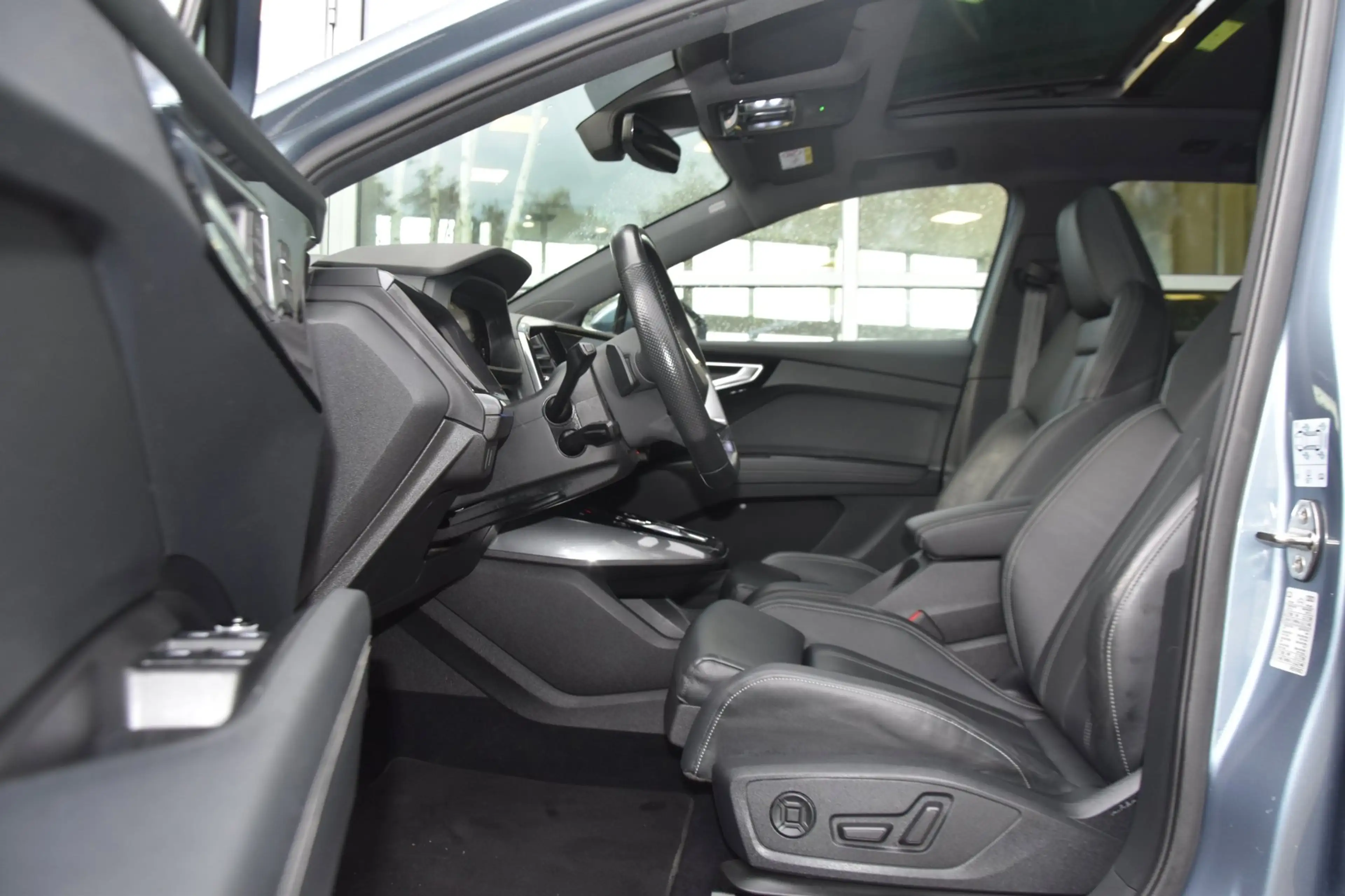 Audi Q4 e-tron 50 QUATTRO S COMPETITION | 299PK | 94% SOH | PANO — photo 8