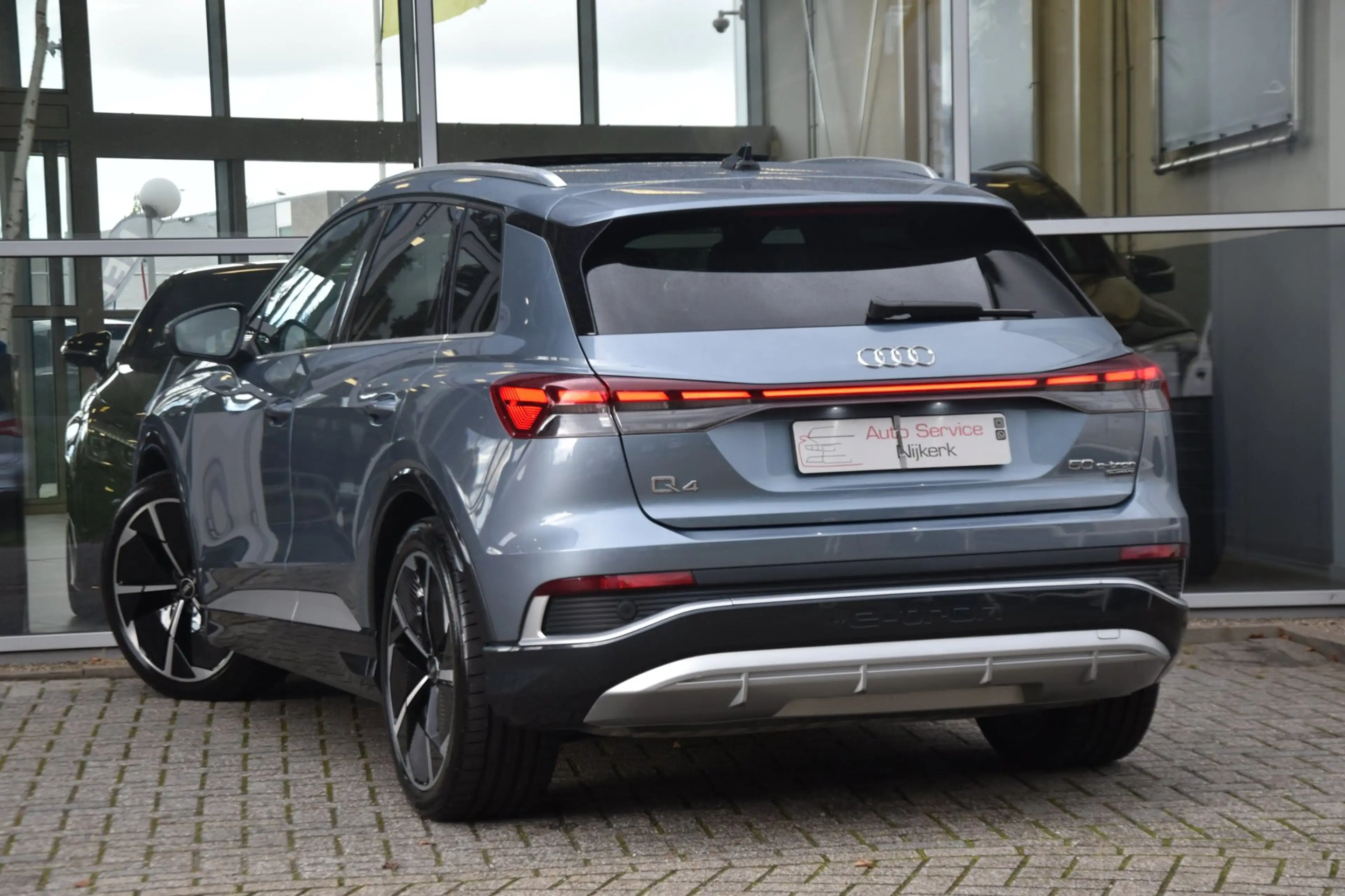 Audi Q4 e-tron 50 QUATTRO S COMPETITION | 299PK | 94% SOH | PANO — photo 6