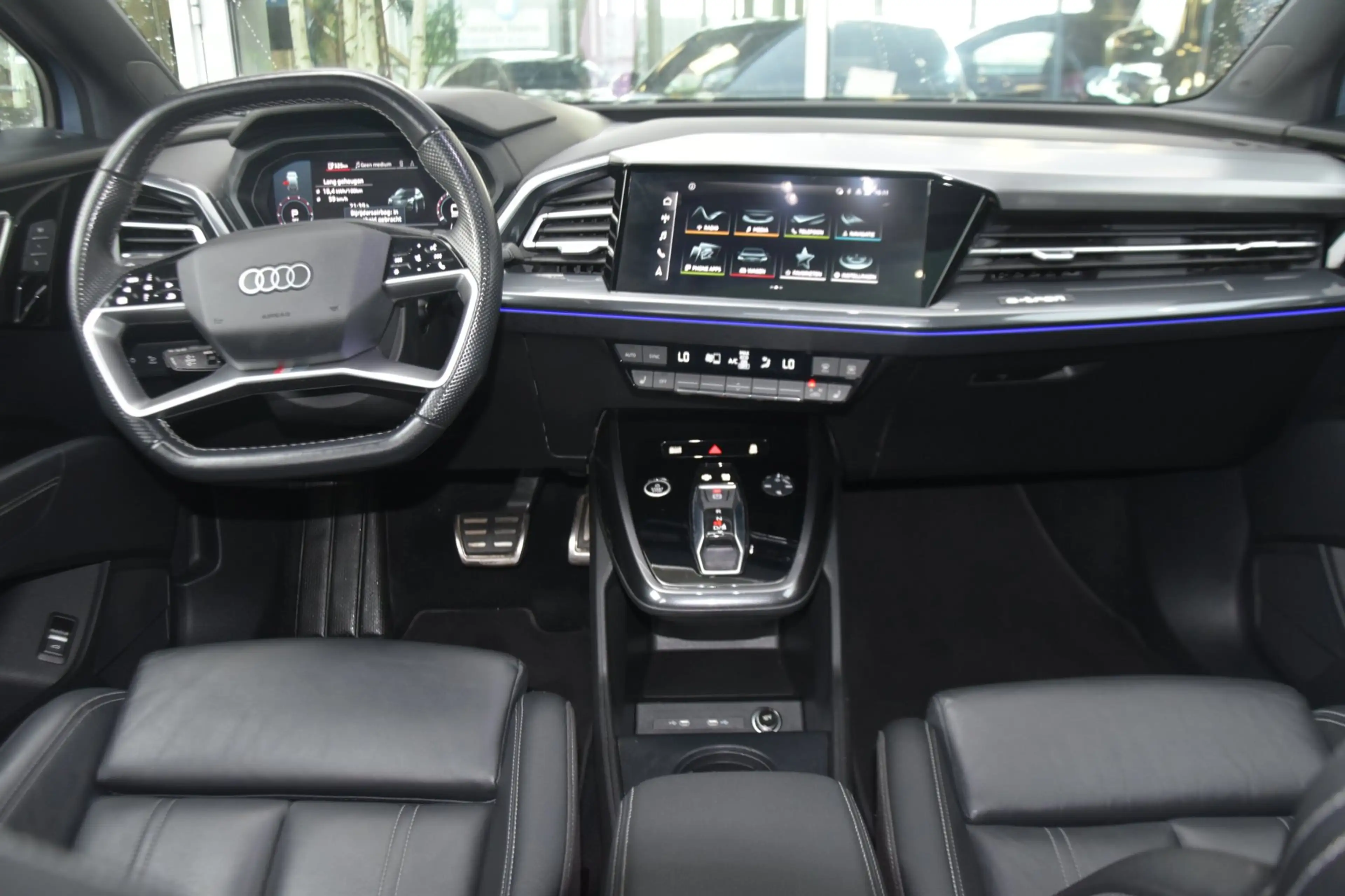 Audi Q4 e-tron 50 QUATTRO S COMPETITION | 299PK | 94% SOH | PANO — photo 12