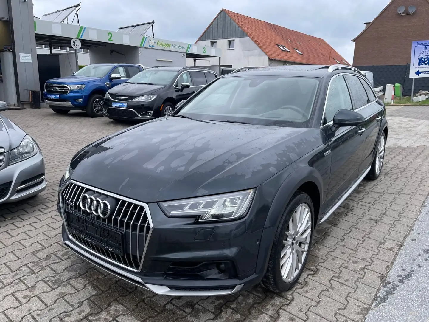 Audi A4 allroad quattro*HUD*SHZ*AHK*LED*LEDER Grau - 1