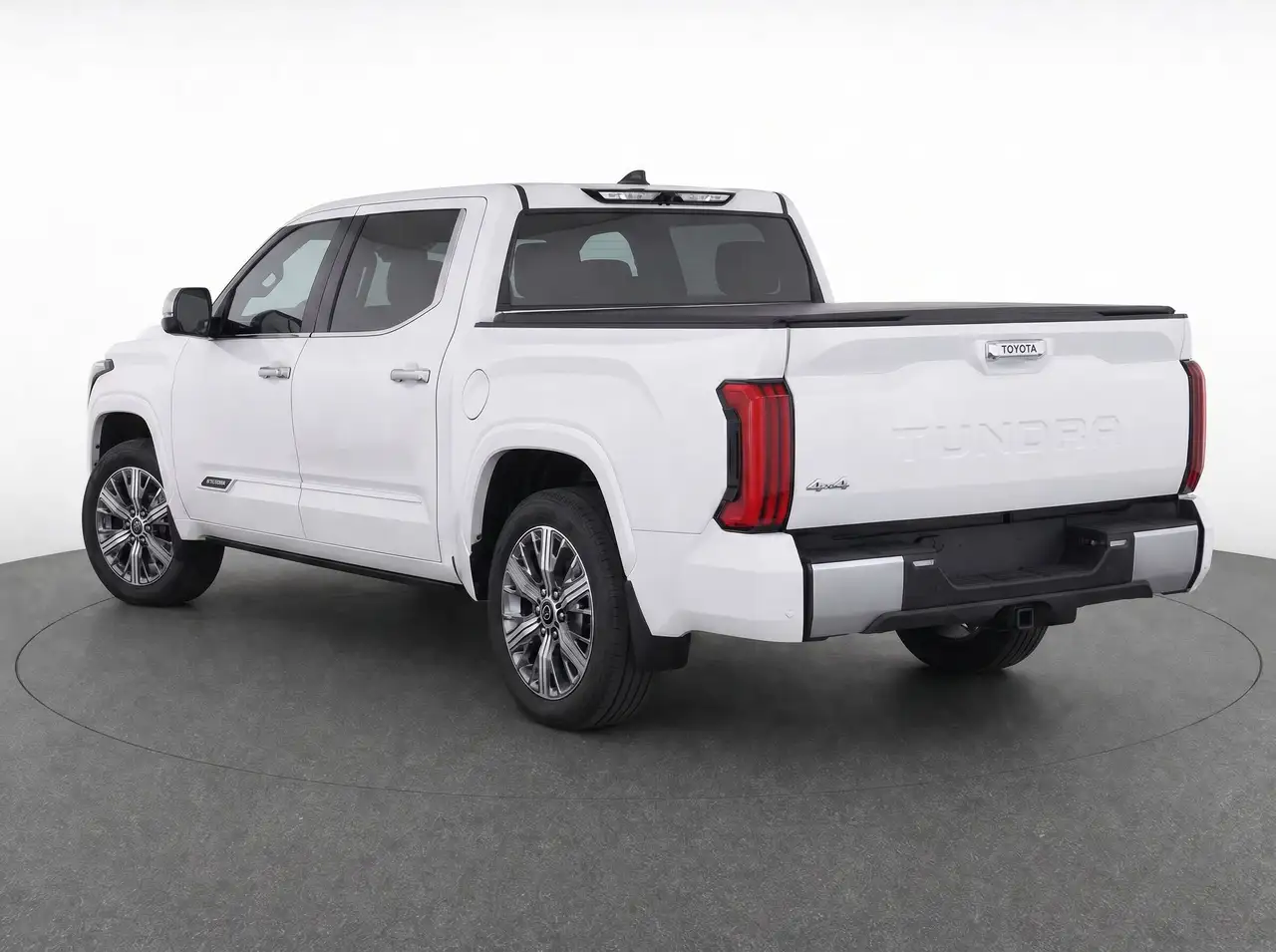 Toyota Tundra снимка Toyota Tundra