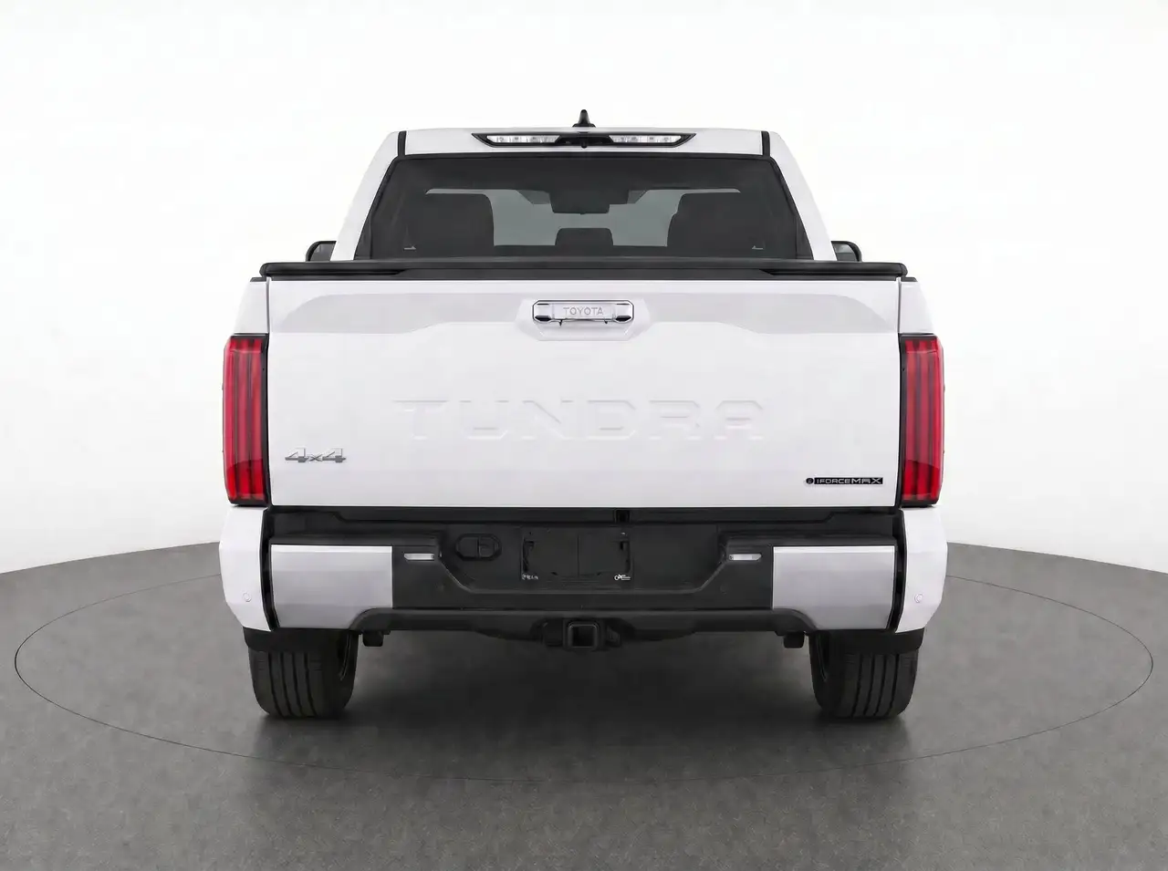 Toyota Tundra снимка Toyota Tundra