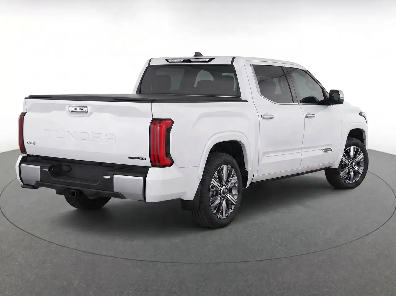 Toyota Tundra снимка Toyota Tundra