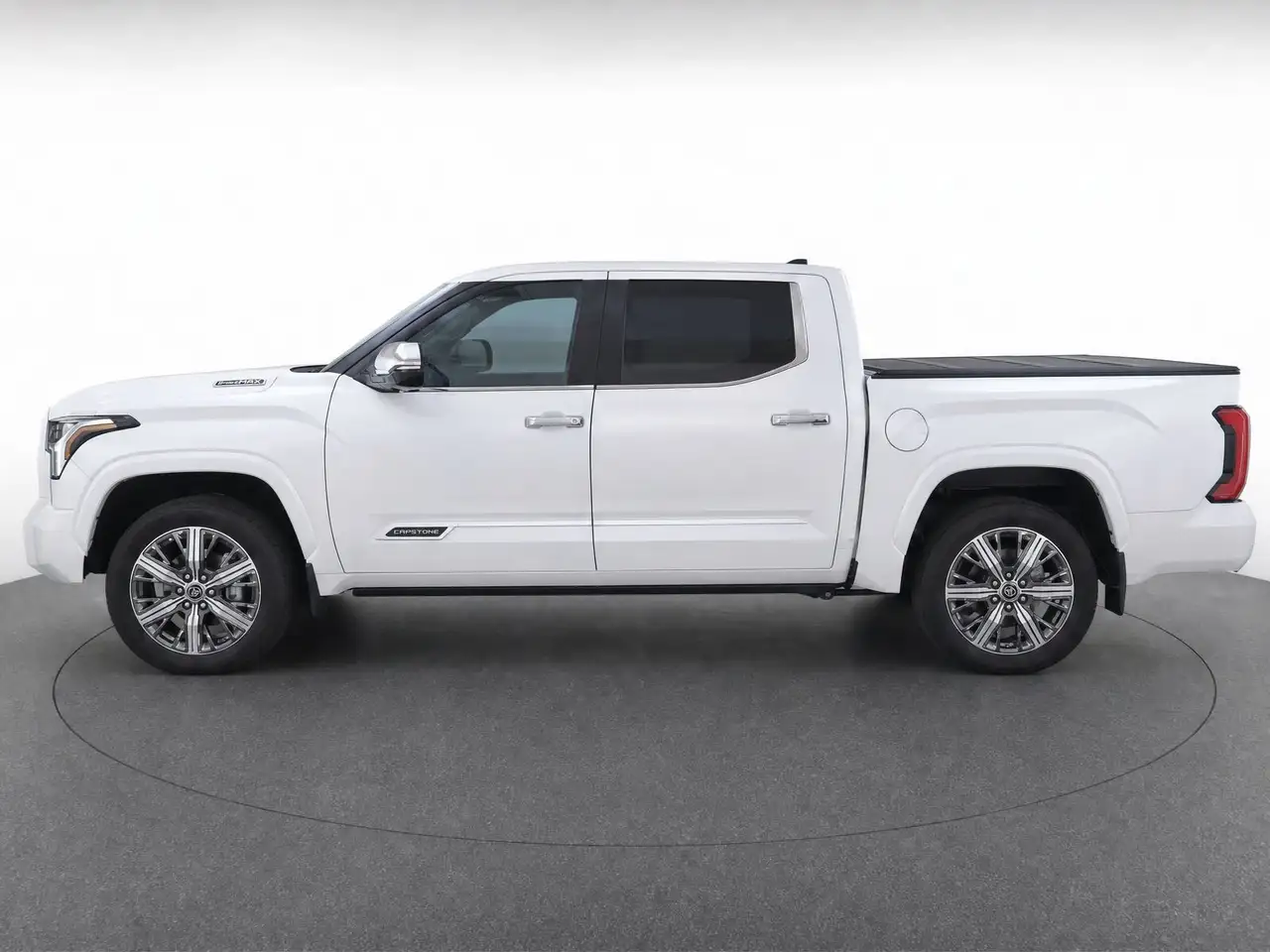 Toyota Tundra снимка Toyota Tundra