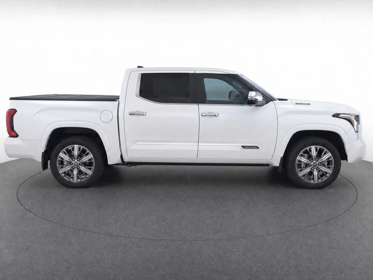 Toyota Tundra снимка Toyota Tundra