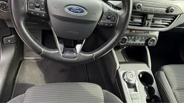 Ford Focus view 11