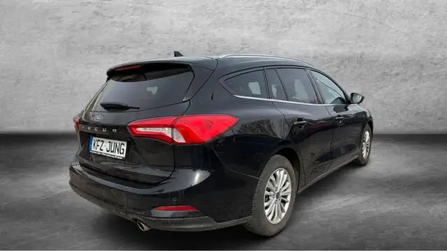 Ford Focus view 4