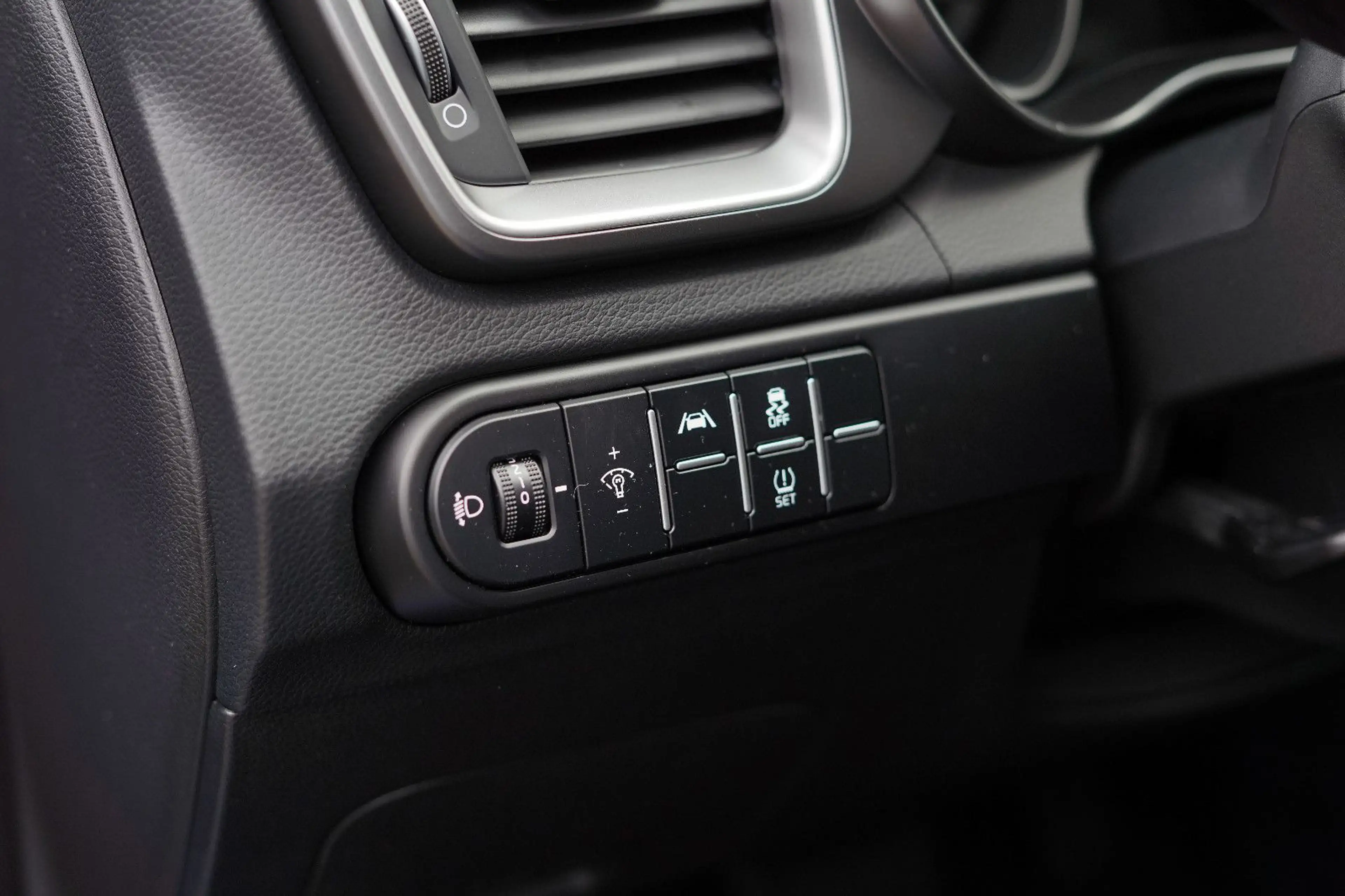 Kia Ceed / cee'd CEED 140 PS AUTOMATIK SHZ KAMERA NAVI PDC VO+HI — photo 12