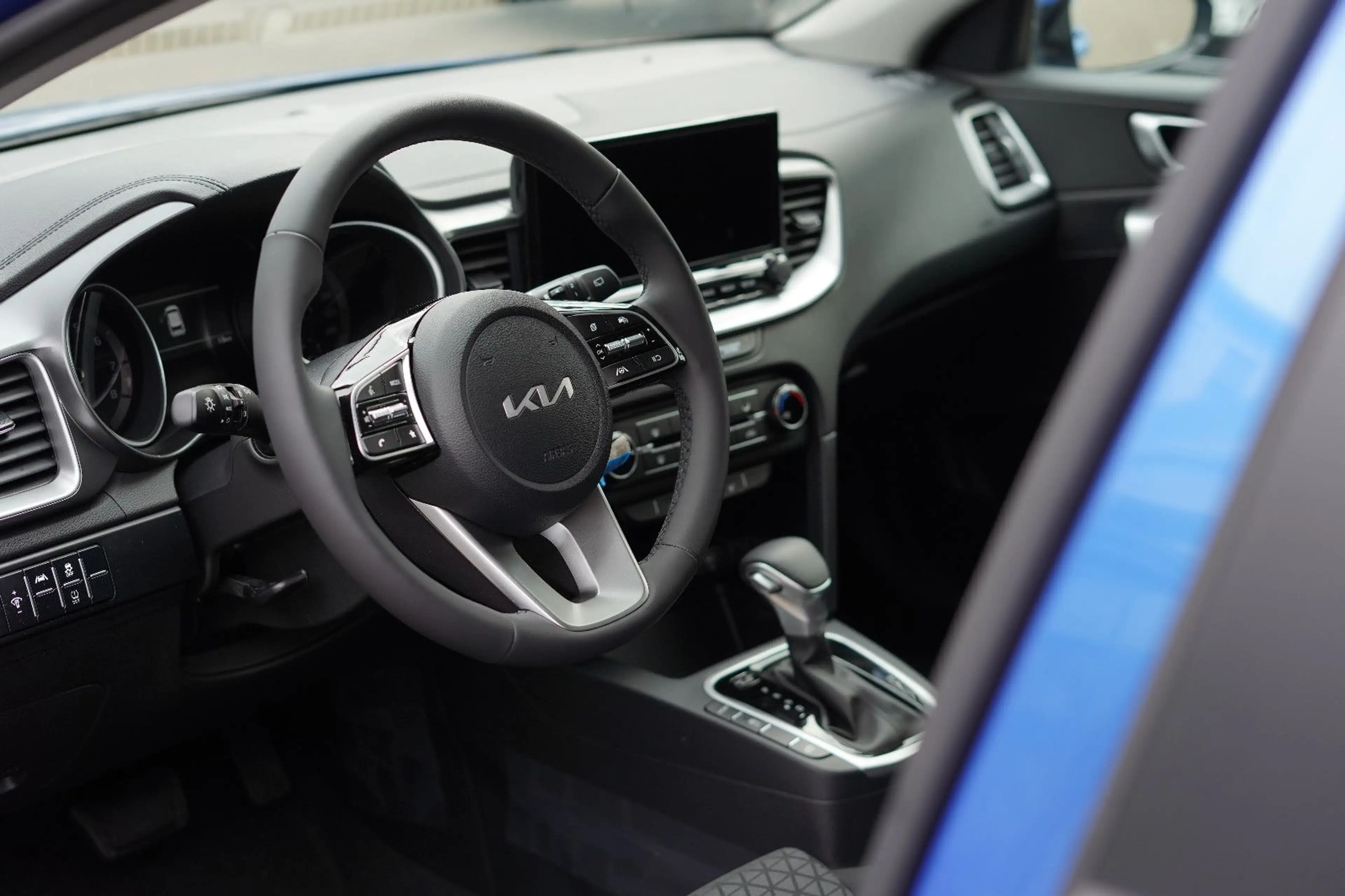 Kia Ceed / cee'd CEED 140 PS AUTOMATIK SHZ KAMERA NAVI PDC VO+HI — photo 11