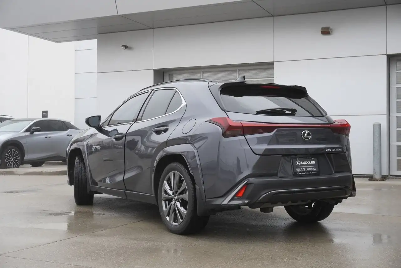 Lexus UX снимка Lexus UX