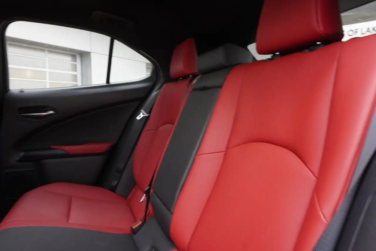 Lexus UX снимка Lexus UX
