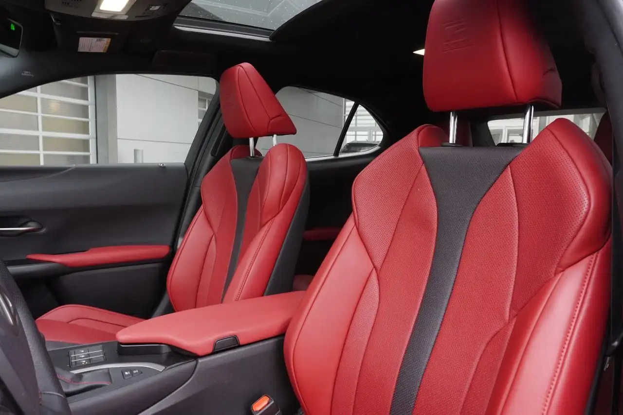 Lexus UX снимка Lexus UX
