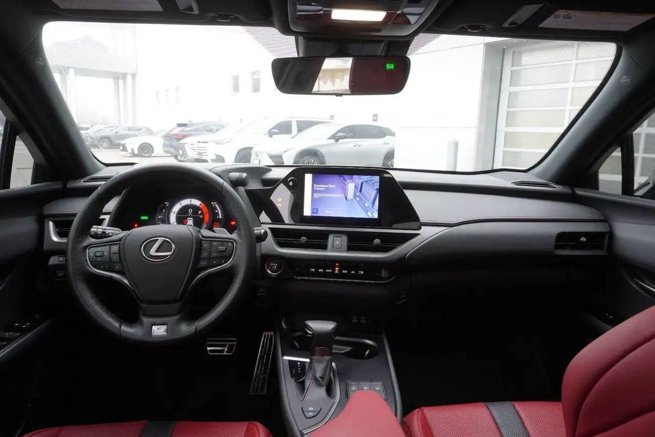 Lexus UX снимка Lexus UX