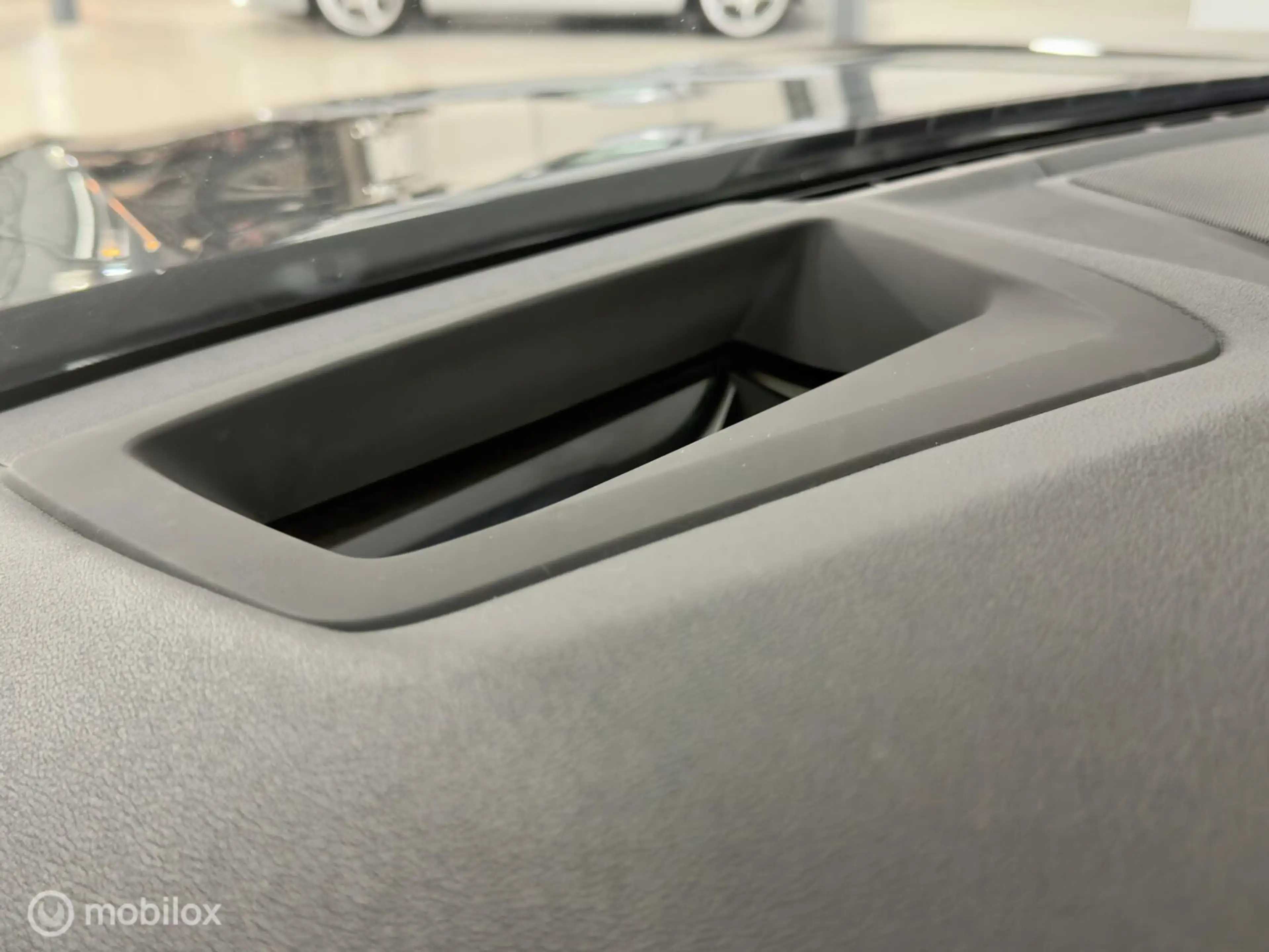 BMW iX3 High Executive 80 kWh M Sport | Pano | M Seats | H — photo 11
