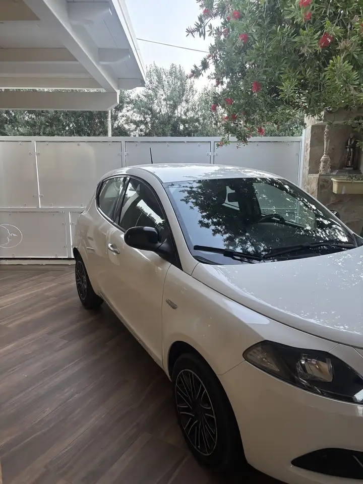 Lancia Ypsilon 2022