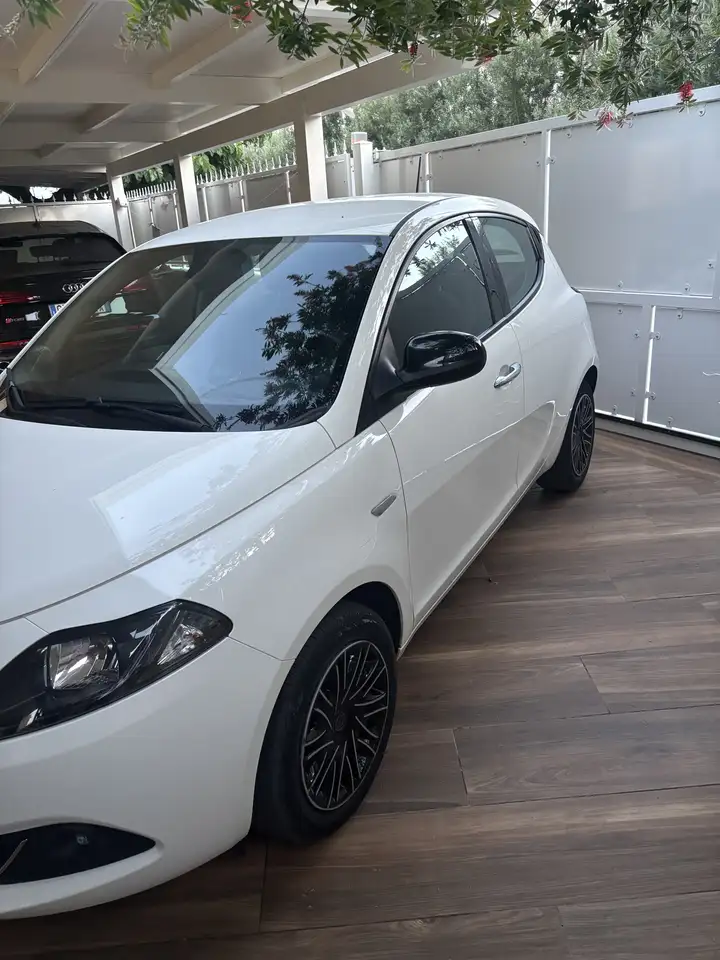 Lancia Ypsilon 2022