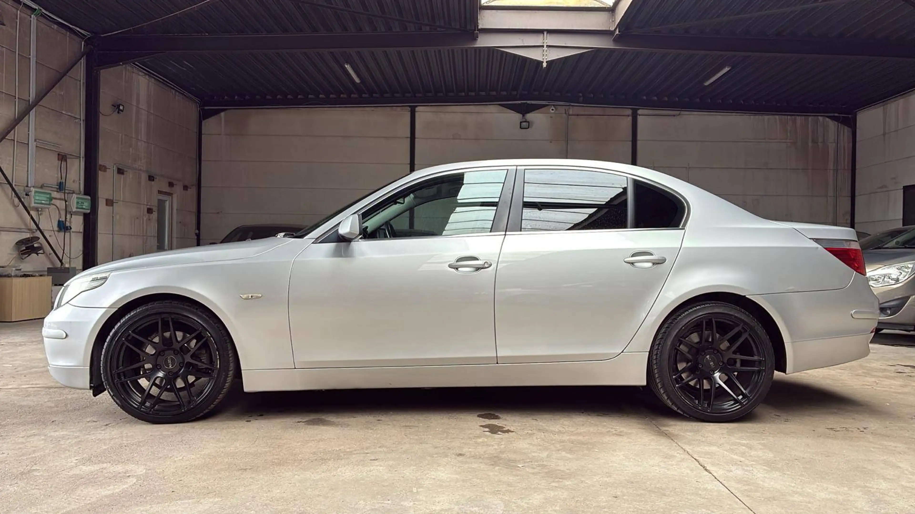 BMW 525 ✅ 525iA Exclusive Line — photo 2