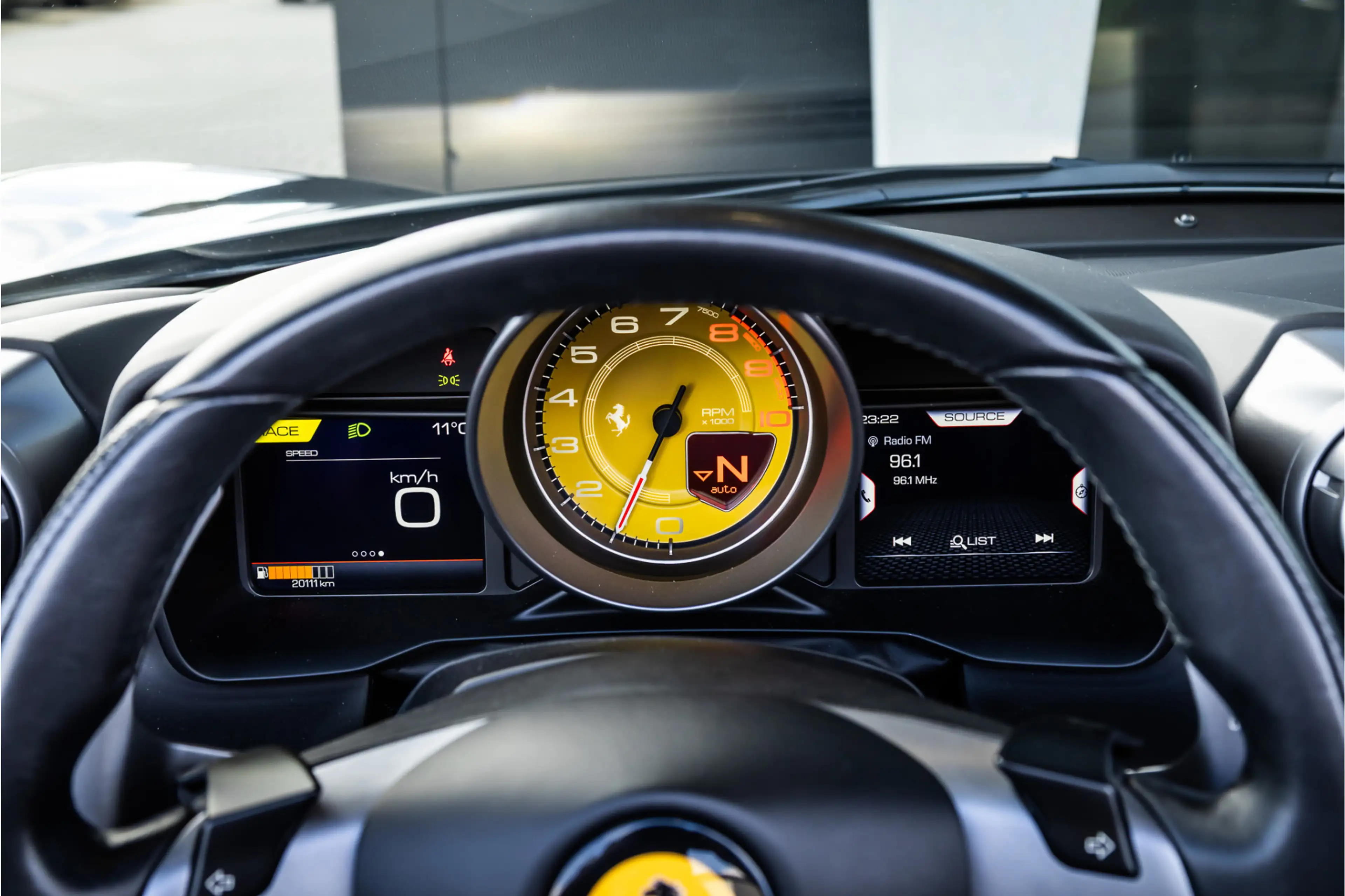 Ferrari F8 Spider 3.9 V8 HELE - Nero Daytona | Passenger Display | L — photo 14