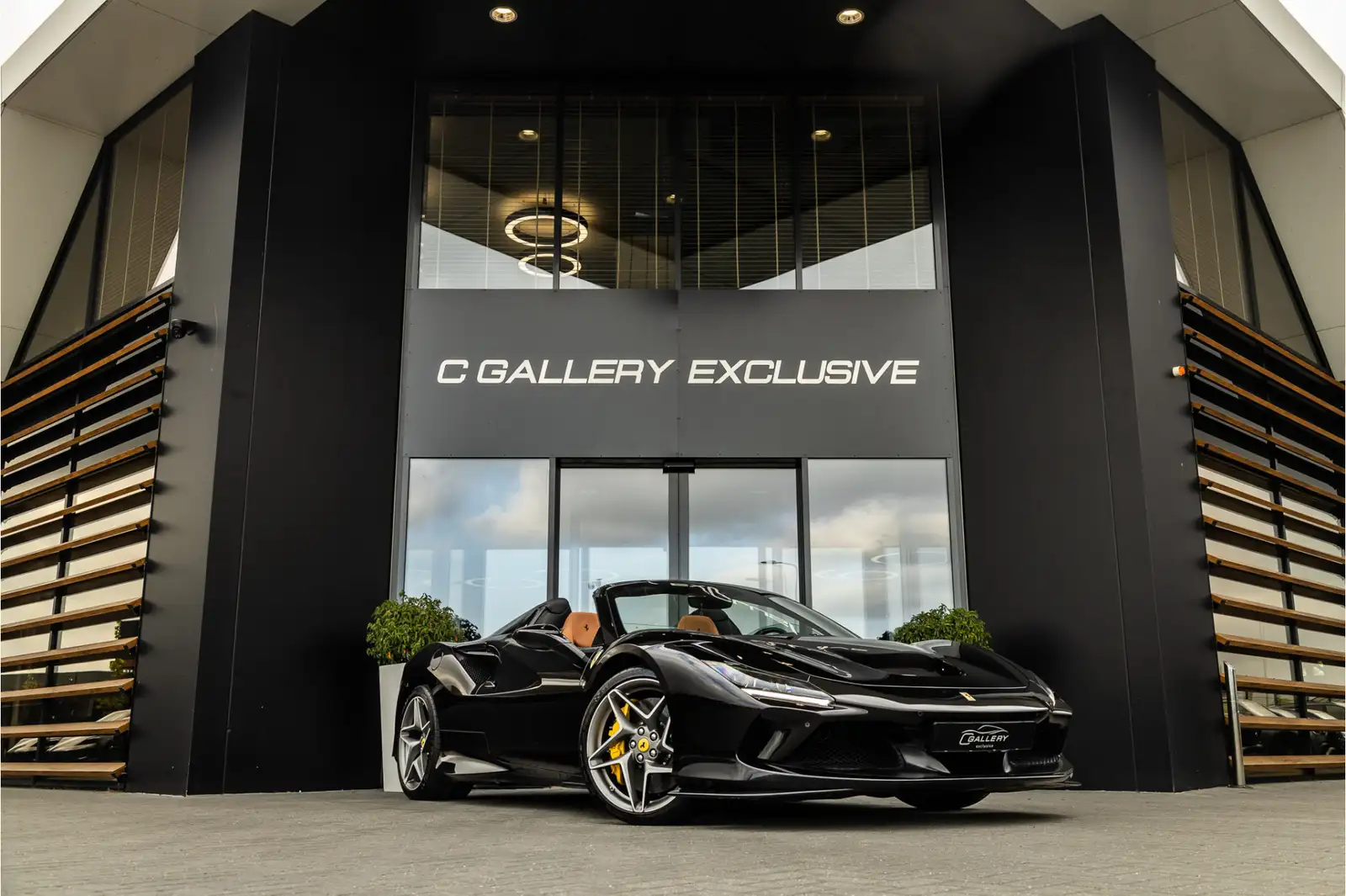 Ferrari 3.9 V8 HELE - Nero Daytona | Passenger Display | L