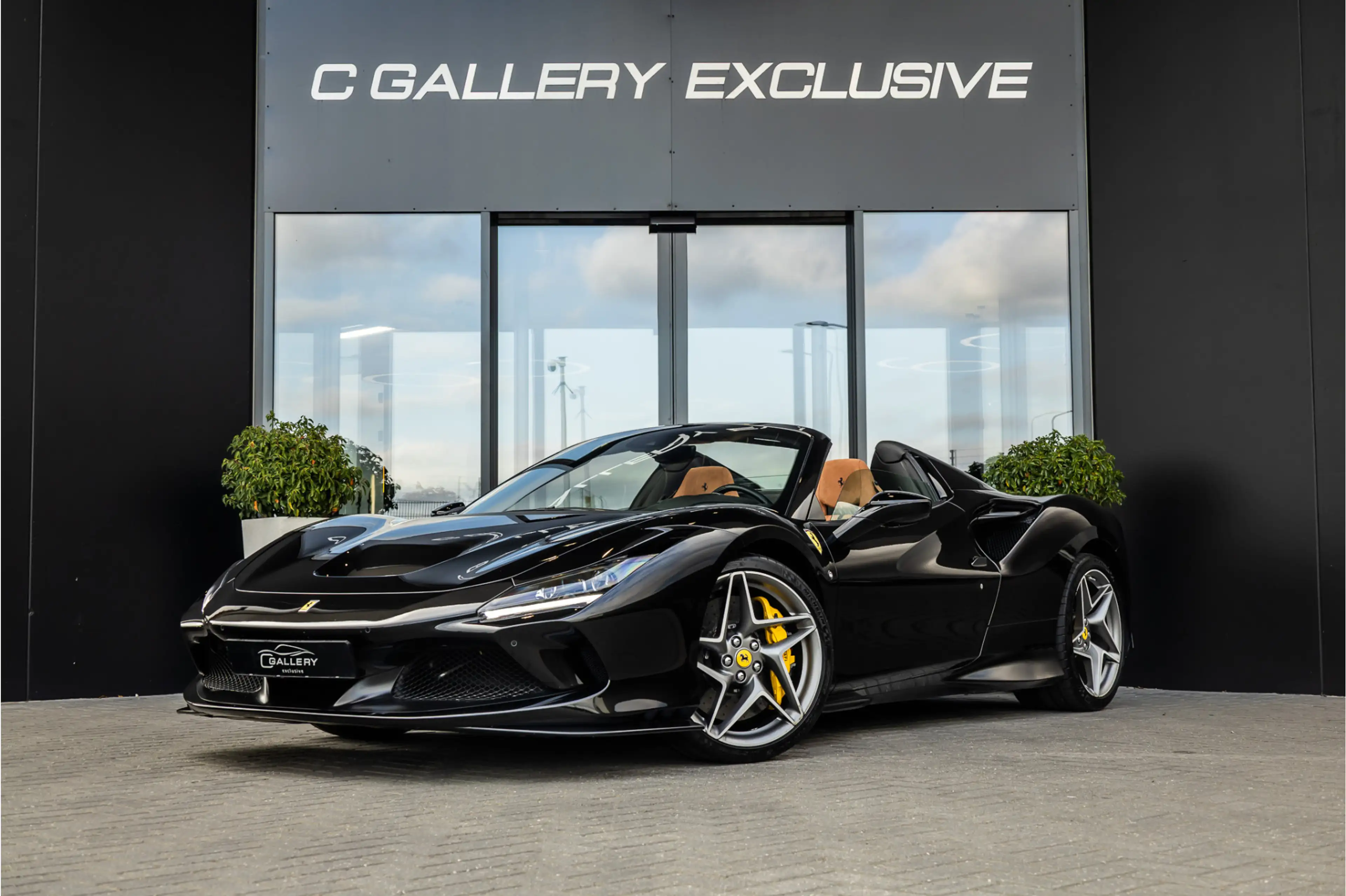 Ferrari F8 Spider 3.9 V8 HELE - Nero Daytona | Passenger Display | L — photo 3