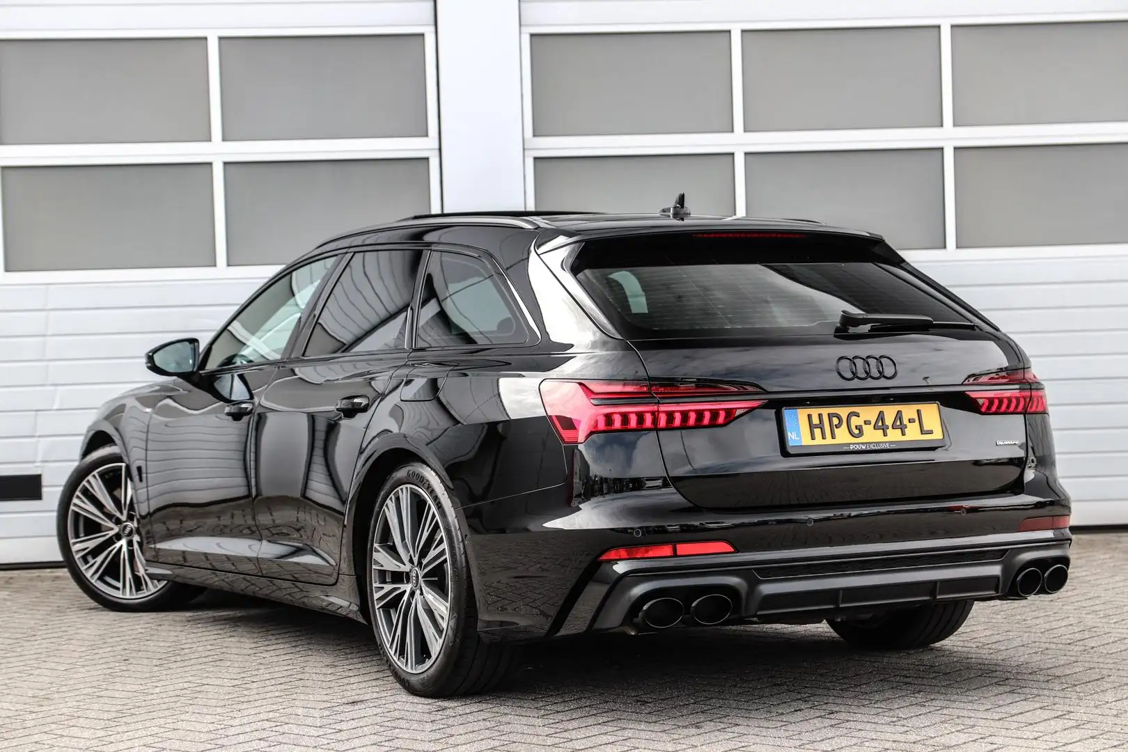 Audi A6 Avant 55 TFSIe 367pk Quattro S-Line Competition | Zwart - 2