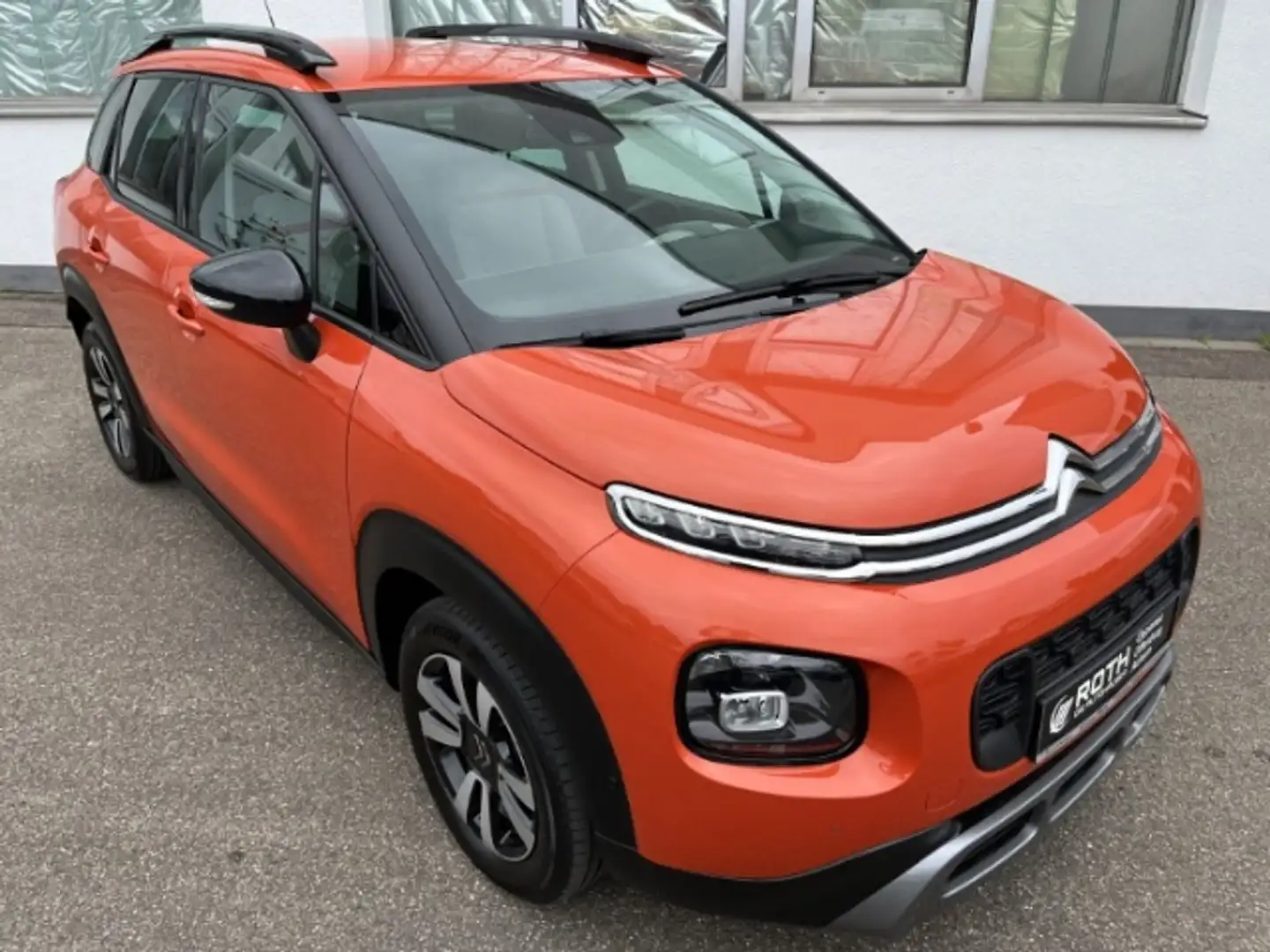 Citroen C3 Aircross 1.2 PureTech 110 SHINE Navi SHZ Kamera Oranje - 2
