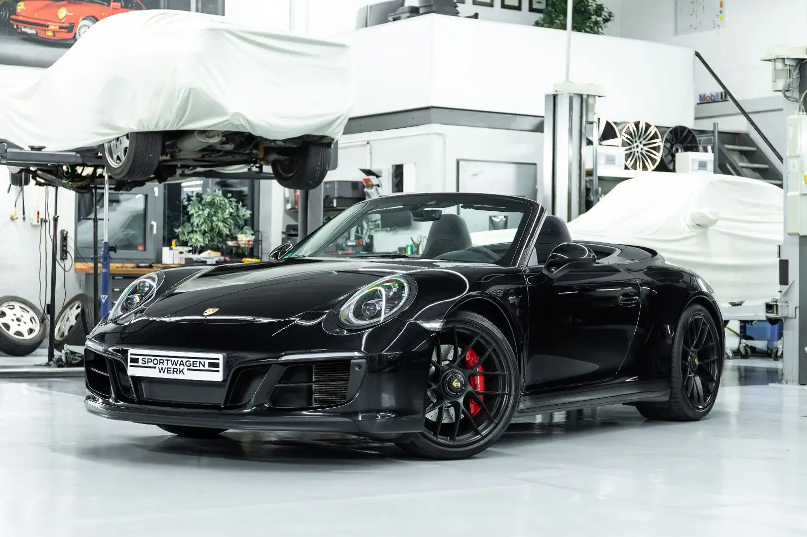 Porsche 991 I 911 Carrera GTS Cabriolet I PDLS+ I Bose Schwarz - 1