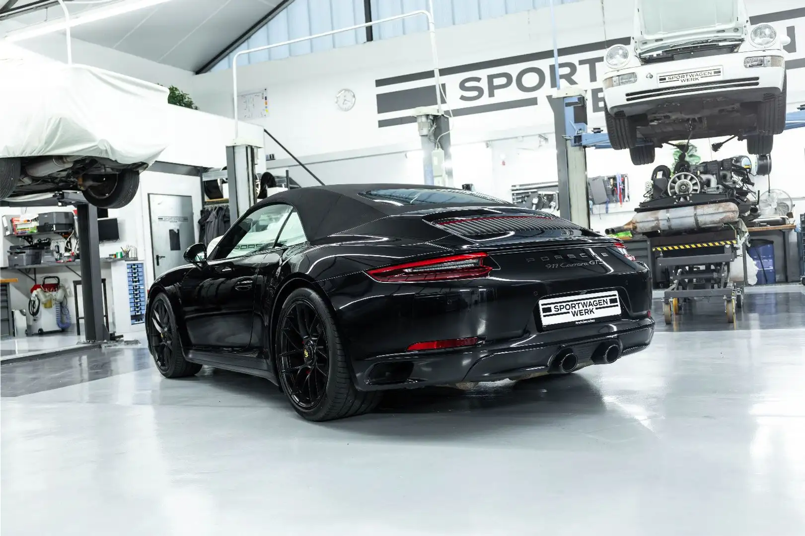 Porsche 991 I 911 Carrera GTS Cabriolet I PDLS+ I Bose Schwarz - 2