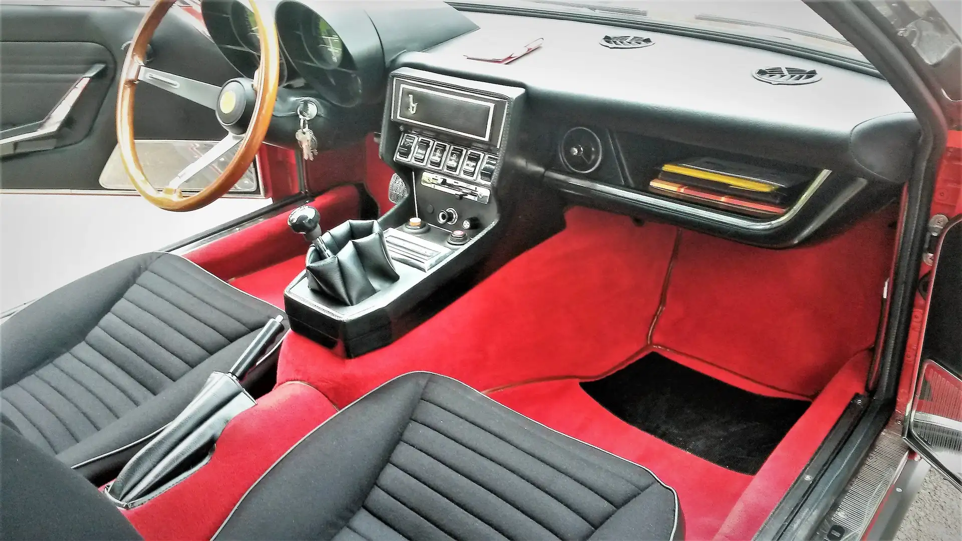 Alfa Romeo Montreal 2600 Rouge - 2