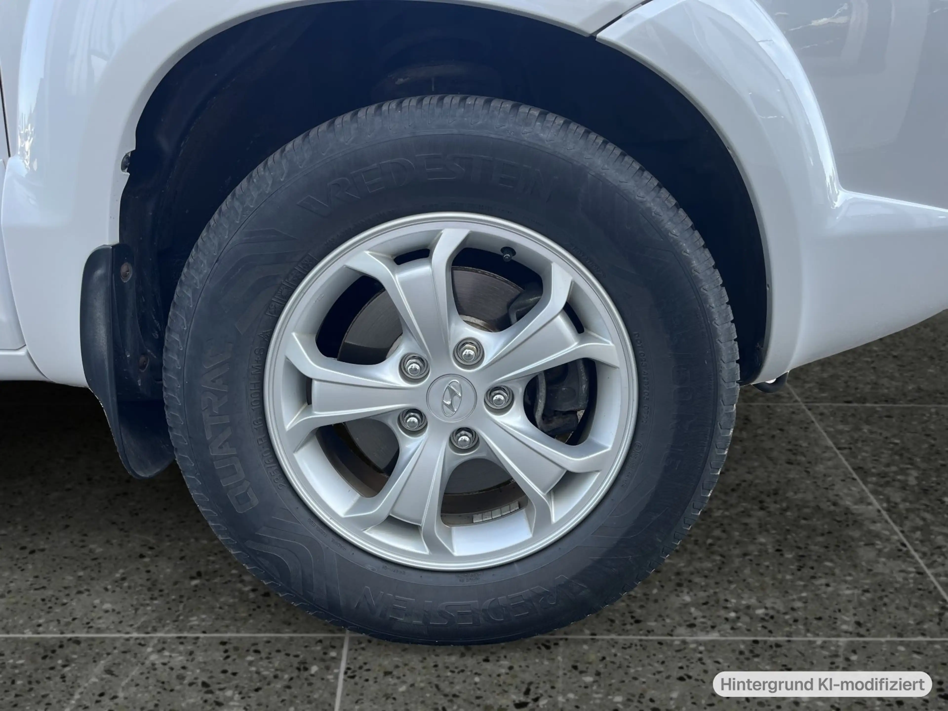 Hyundai TUCSON 2.0 2WD Edition Plus Klimaaut. — photo 14