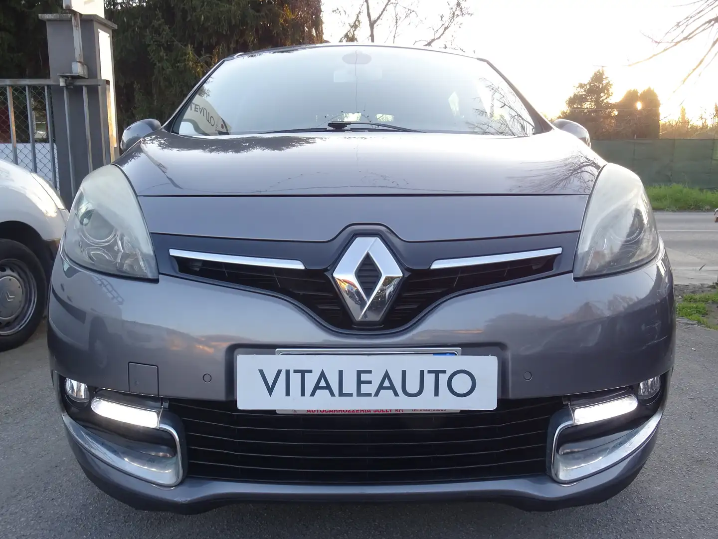 Renault Scenic X-Mod Cross 1.5 dci Wave Gris - 2