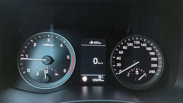 Hyundai Tucson view 12