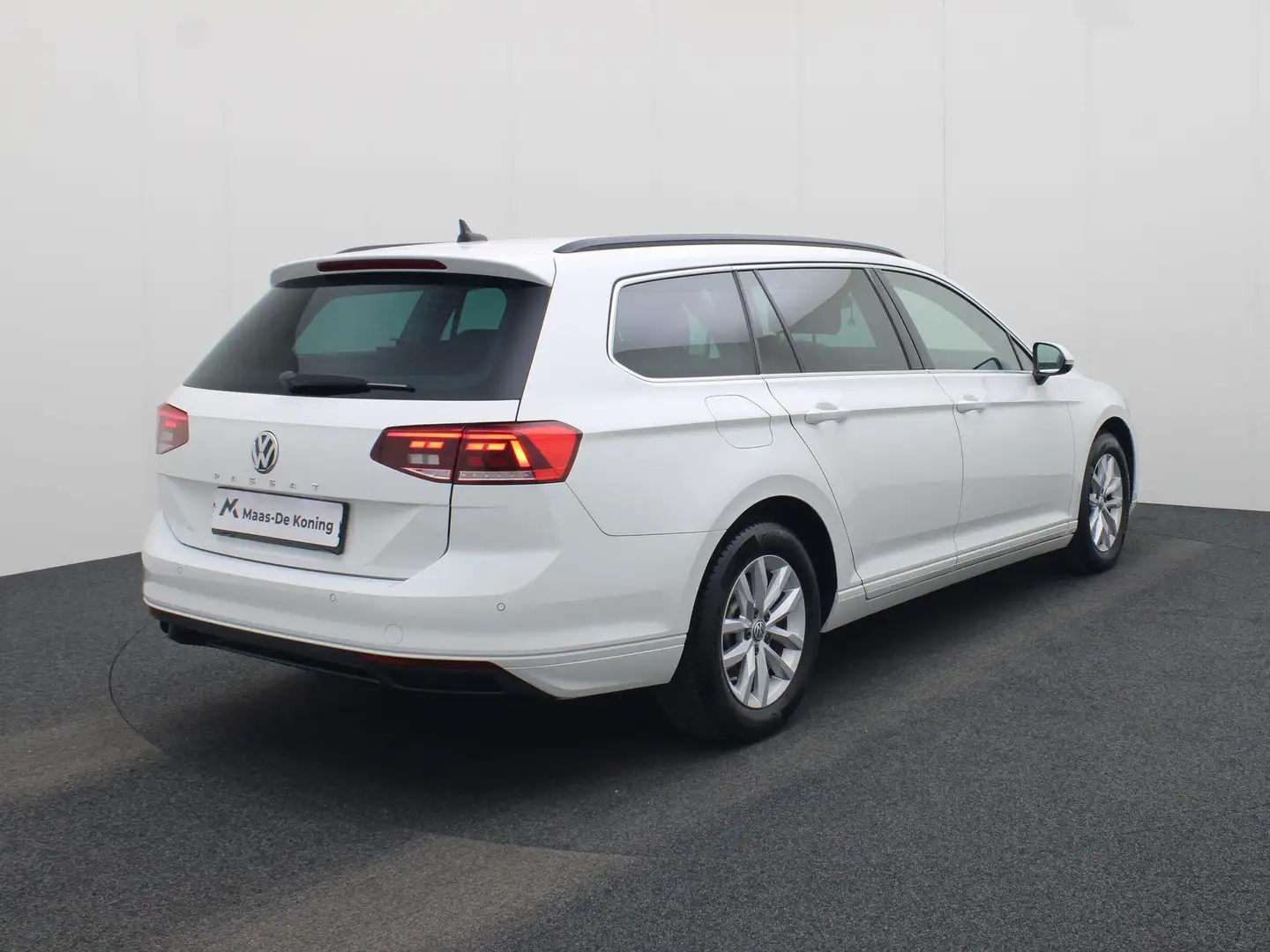 Volkswagen Passat Variant 1.5TSI/150PK DSG Comfort Business DSG · Navigatie Blanc - 2