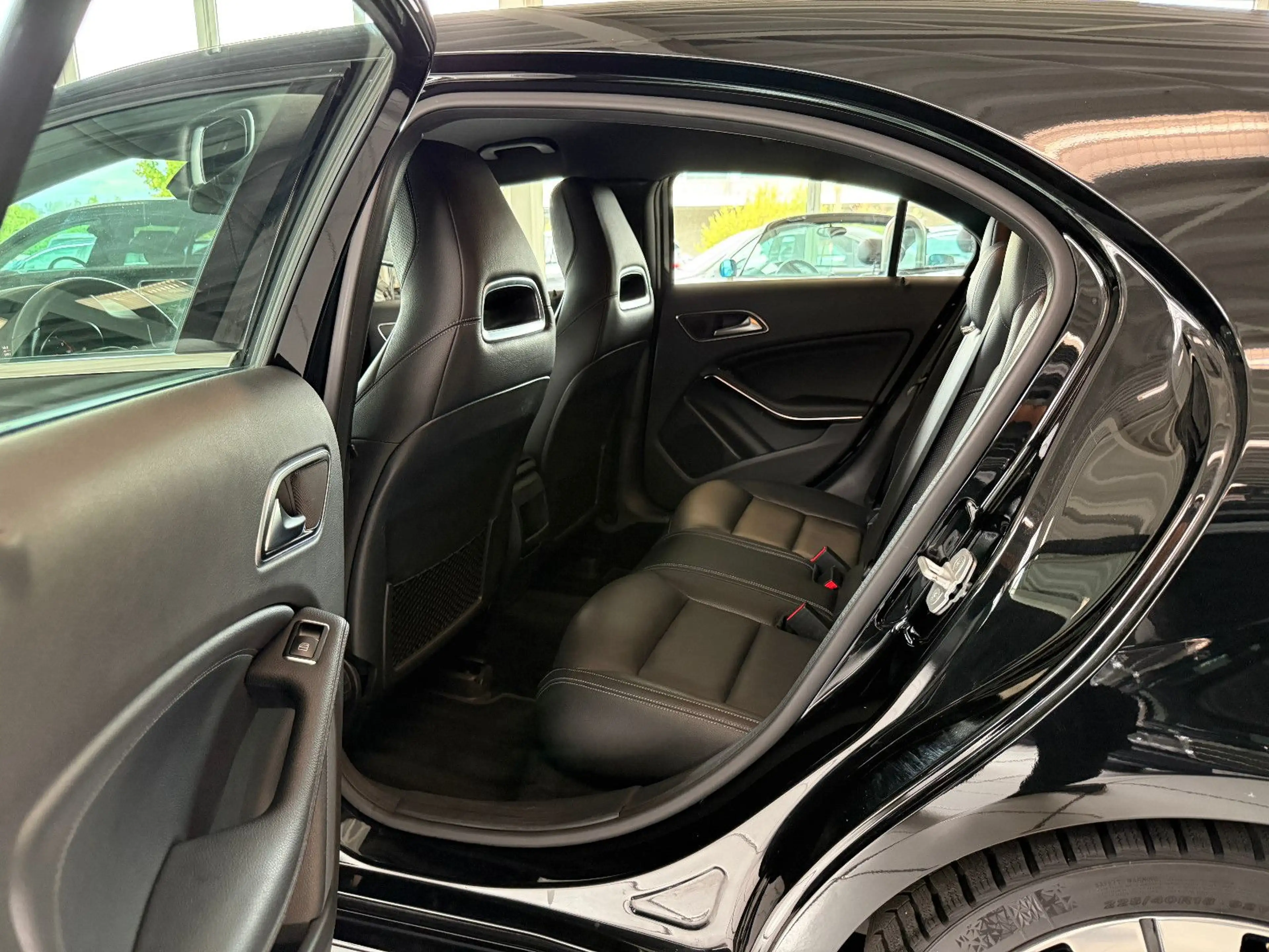 Mercedes-Benz A 220 A220d 4Matic Automatik Activity Urban*LED*Leder* — photo 17